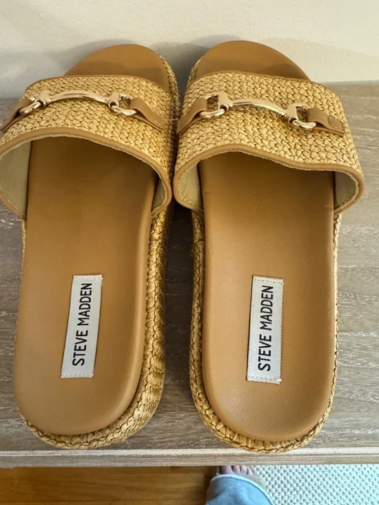 Steve Madden Tan Woven raffia Slide Mules with Gold Accent - Picture 5 of 11